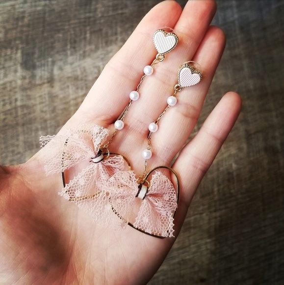 🍒NEW🍒 DANGLE HEARTS DROP EARRINGS - Picture 2 of 4